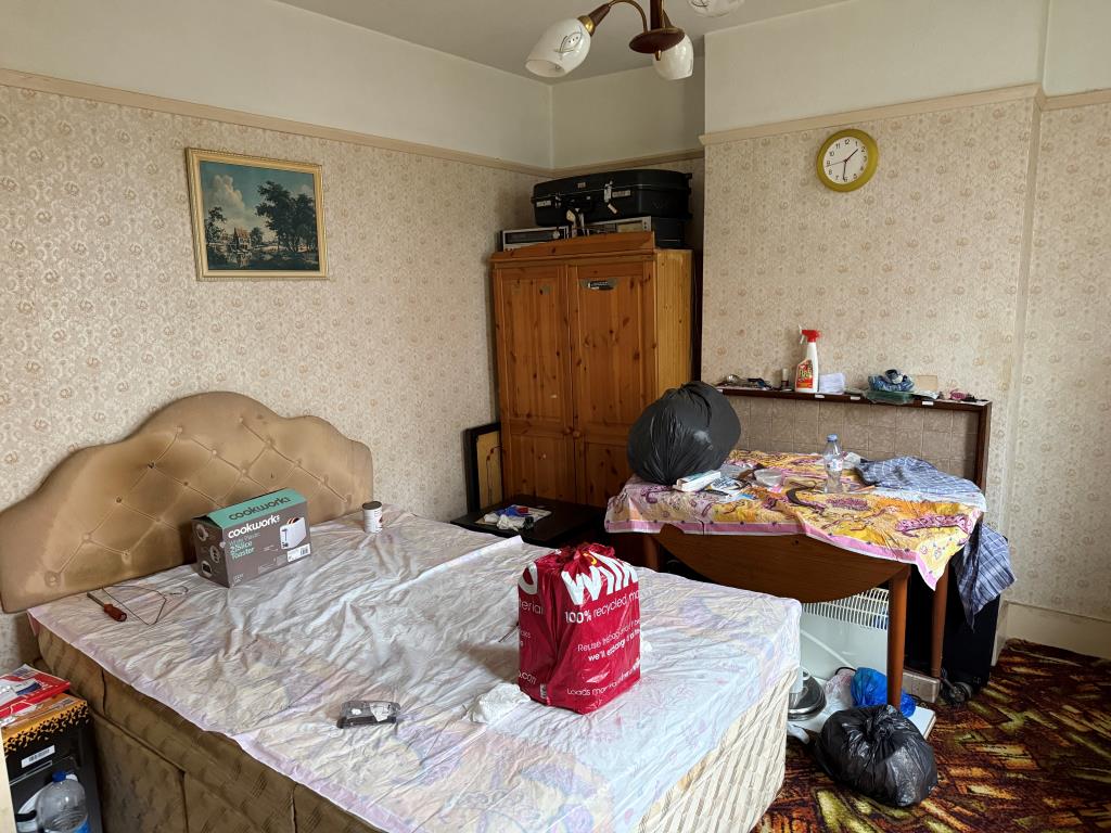 Lot: 168 - HOUSE IN NEED OF REFURBISHMENT - Rear bedroom on first floor